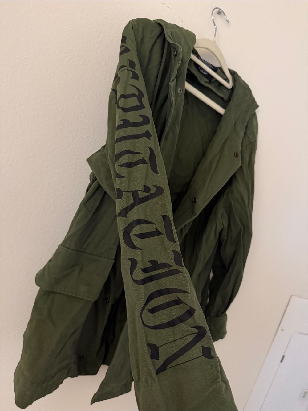 Taylor Swift Reputation Utility Jacket - Picture 4 of 7